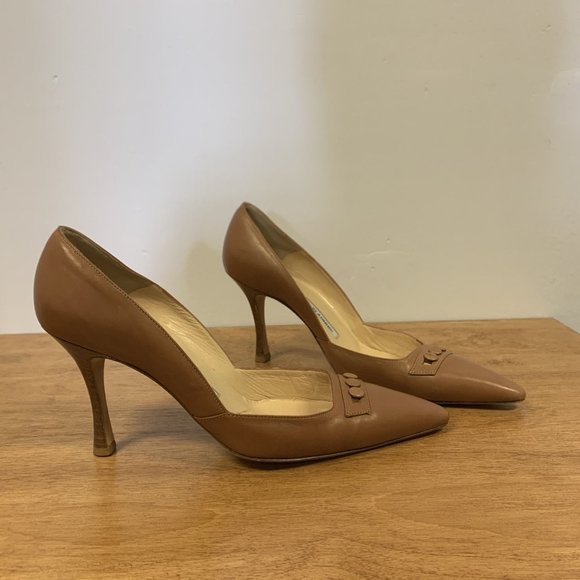 Manolo Blahnik Shoes - Manolo Blahnik Congac Point Toe Heels
